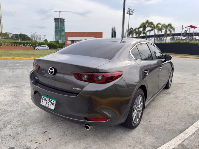 Mazda 3 DEL 2025 EXCELENTE CONDICIONES - Imagen 3