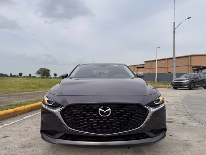 Mazda 3 DEL 2025 EXCELENTE CONDICIONES - Imagen 2
