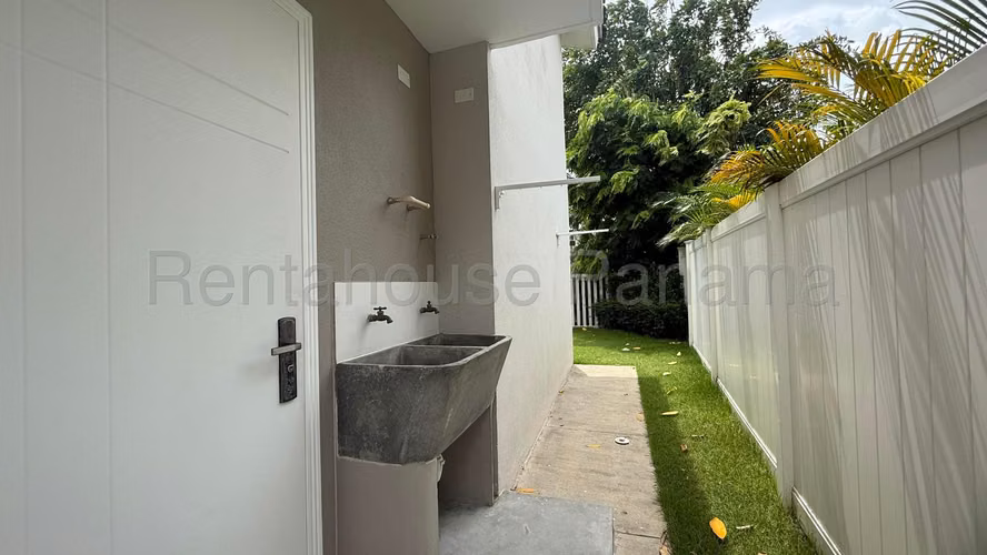 Vendo Casa de 171 m² en PH Cavana, Paseo del Norte 27-1098GG