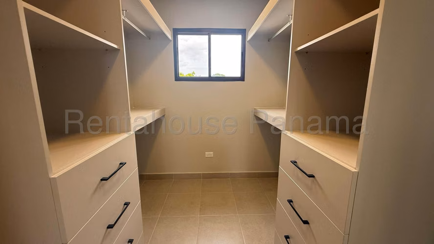 Vendo Casa de 171 m² en PH Cavana, Paseo del Norte 27-1098GG