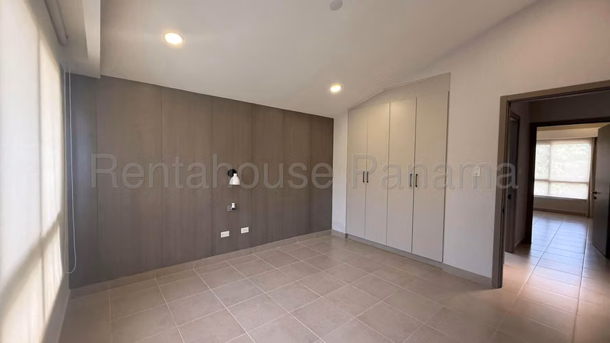 Vendo Casa de 171 m² en PH Cavana, Paseo del Norte 27-1098GG