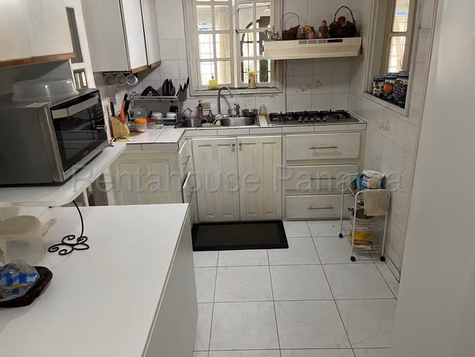 Vendo Casa de 172 m² en Parque Lefevre 27-1116GG - Imagen 7