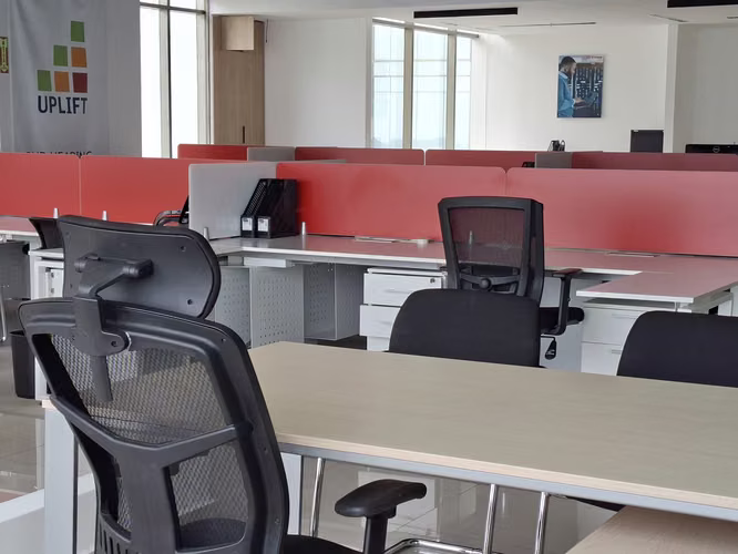 ALQUILER DE OFICINA - AV. BALBOA - REMODELADA - Imagen 12