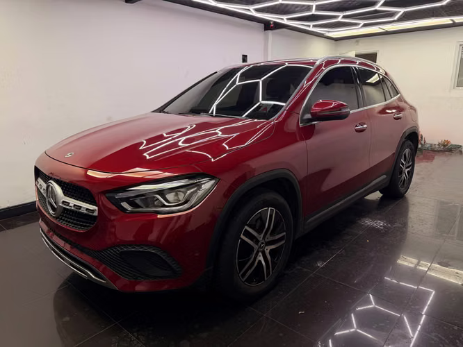 Mercedes Benz GLA