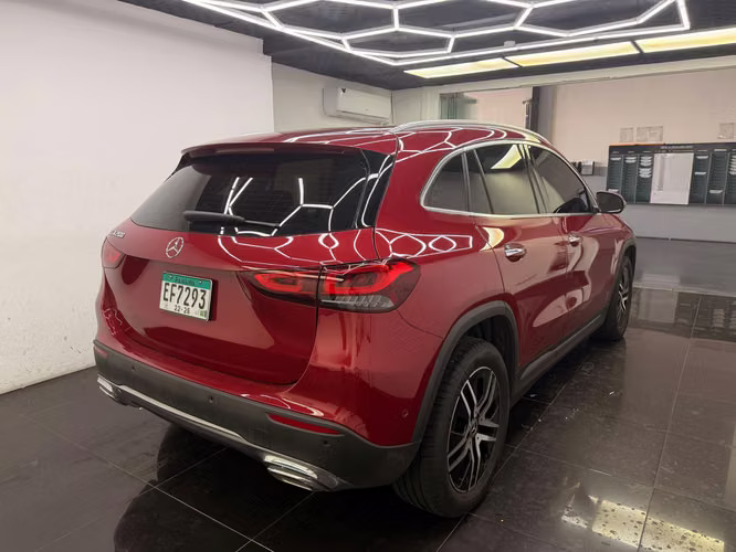 Mercedes Benz GLA