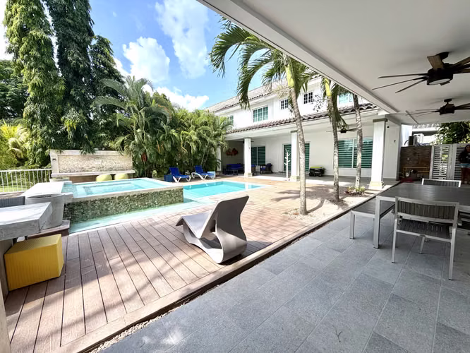 BIJAO - CASA CON PISCINA