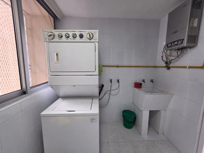 Apartamento en venta en el Cangrejo remodelado DEL CARIBE - Imagen 4