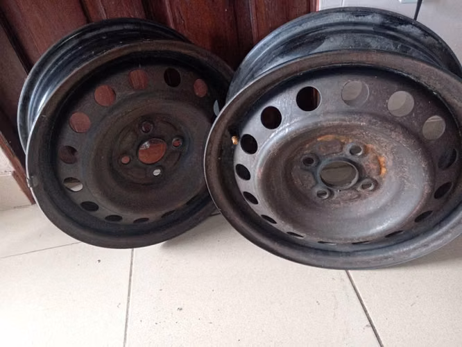 4 Rines de acero Toyota Yaris Hatchback 2015 – 15"