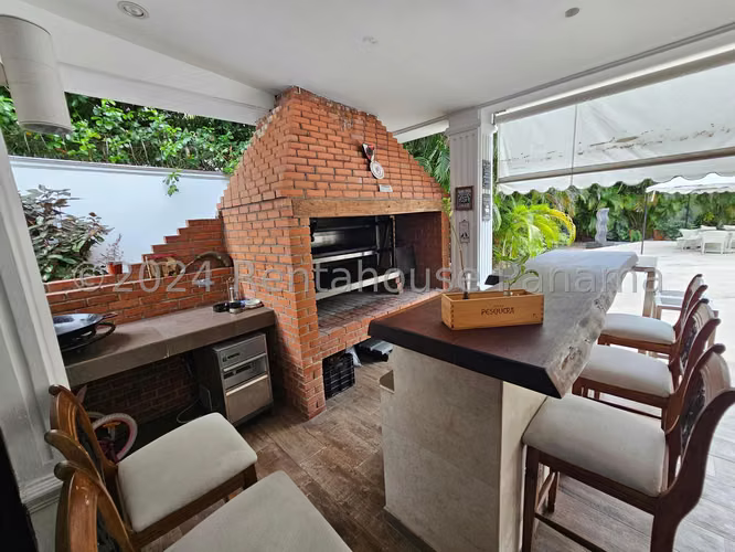 LGU-Venta de casa con piscina en San Francisco, Altos del Golf. - Imagen 13