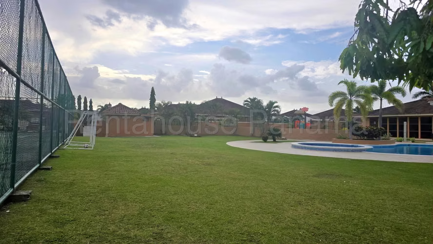 Vendo Casa de 337 m² en PH Sunset Coast, Costa Sur 27-1038GG - Imagen 12