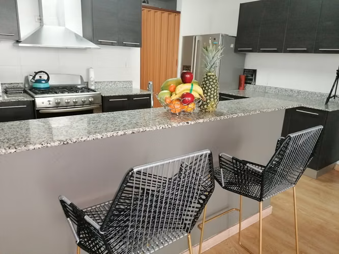 MODERNO APARTAMENTO REMODELADO A PASOS DEL PARQUE OMAR - Imagen 11