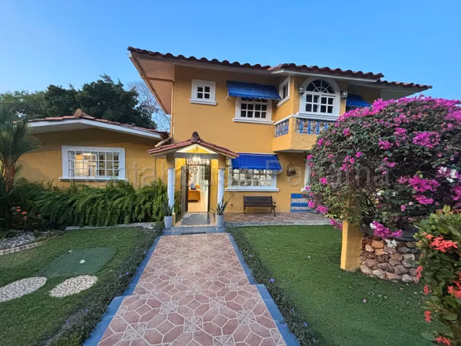 VENDO Casa en Coronado Club Golf.