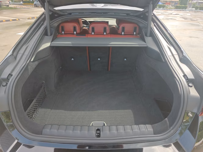 BMW i4 - Imagen 14