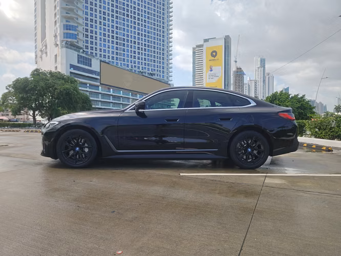 BMW i4 - Imagen 8