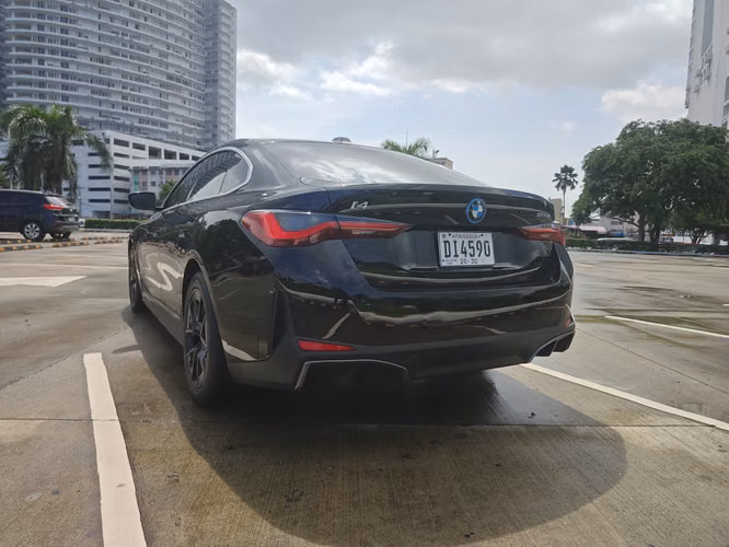 BMW i4 - Imagen 7