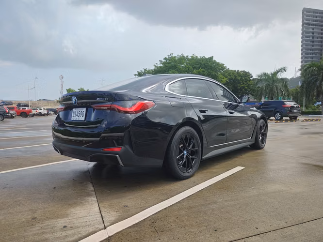 BMW i4 - Imagen 5