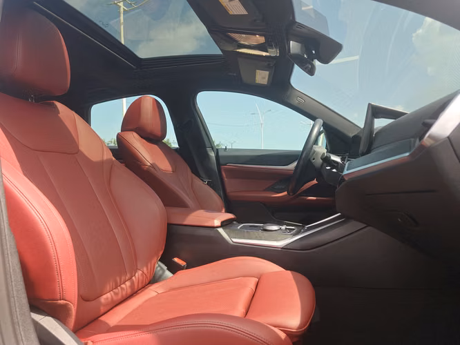 BMW i4 - Imagen 17