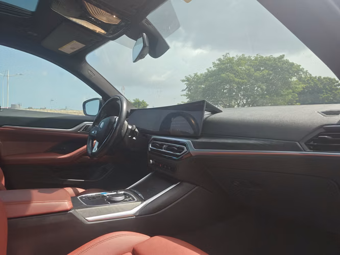 BMW i4 - Imagen 18