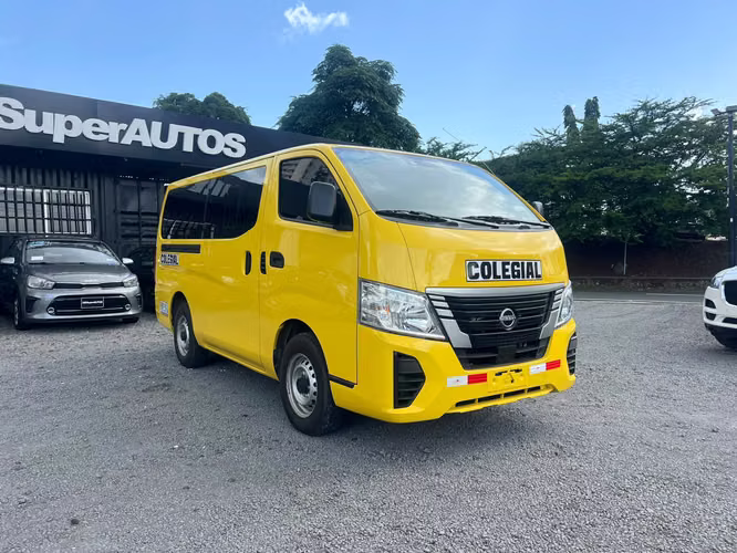 NISSAN URVAN COLEGIAL SIN USO SUPER AUTOS ACEPTAMOS TRADE IN - Imagen 2