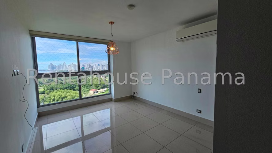 271001. Se alquila apartamento 184m, 3 recámaras, 3.5 baños, vista al mar - Imagen 9