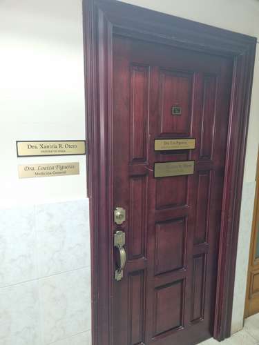 SE ALQUILA ESPACIOSA OFICINA EN P.H. CONSULTORIOS AMÉRICA ,VÍA ESPAÑA. - Imagen 9