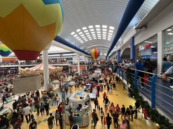 LOCALES EN VENA EN ALBROOK MALL - Imagen 6