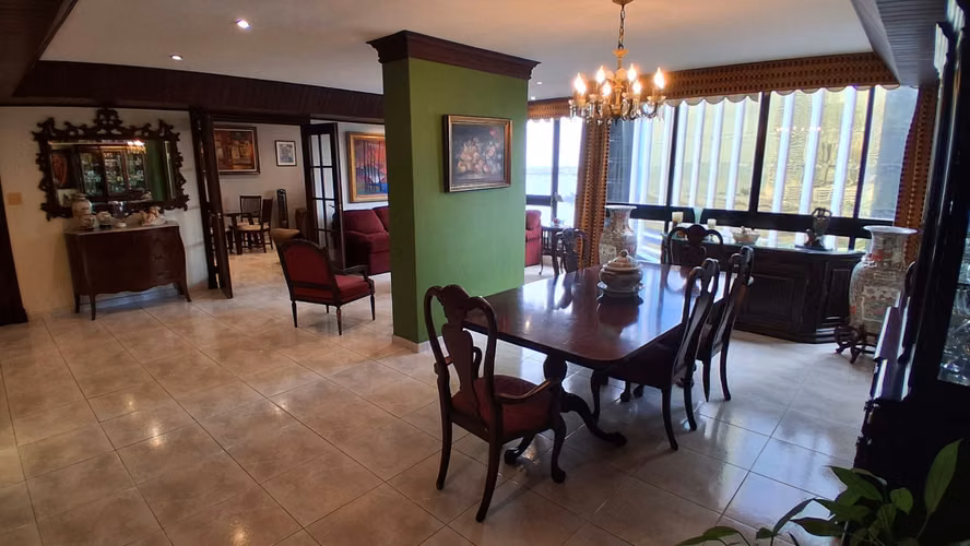 Costa del Mar.241mts 3r 3.5b cbs 2est 1dep $315,000.00NEG