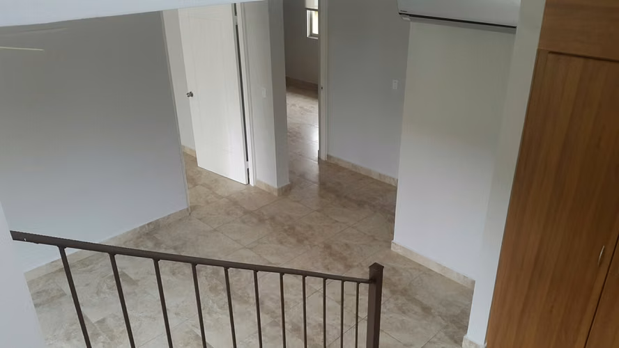 Embassy Gardens. 555mts 4r 3.5b estudio piscina $755,000.00neg - Imagen 4
