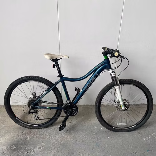 TREK MONTAÑERA COMO NUEVA - Solo 2 usos!!