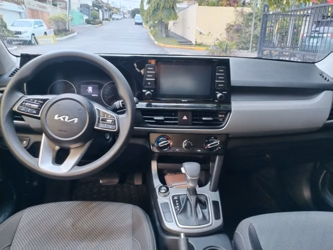 KIA SELTOS 2023 AUTOMÁTICA NEGOCIABLE - Imagen 9