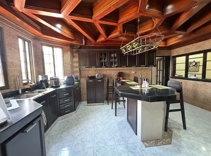 Venta de residencia en Las Cumbres YMO - Imagen 8