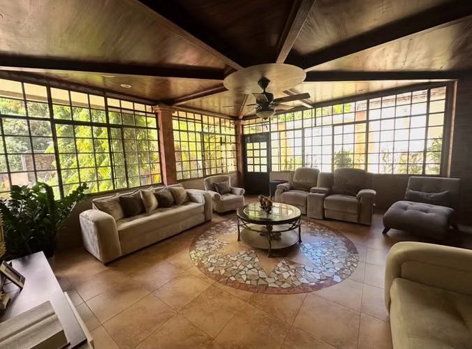 Venta de residencia en Las Cumbres YMO - Imagen 3