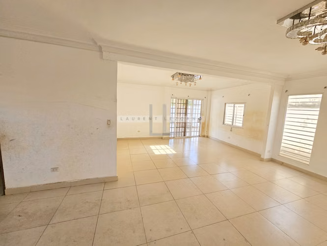 Venta Casa Unifamiliar de Esquina PH Senderos - Costa Verde. Haga una oferta - Imagen 2