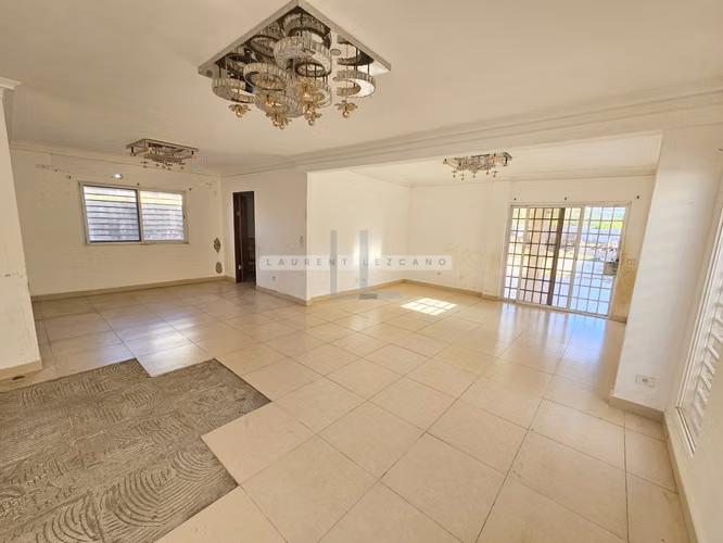 Venta Casa Unifamiliar de Esquina PH Senderos - Costa Verde. Haga una oferta - Imagen 3