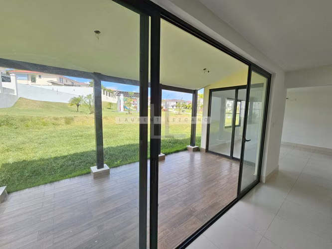 Venta de Casa Unifamiliar en Esquina PH Arcadia Costa Verde. Haga una oferta - Imagen 4