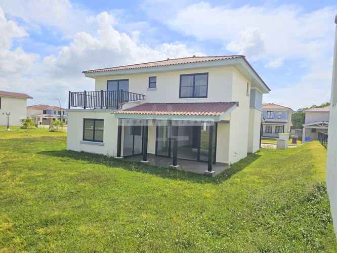 Venta de Casa Unifamiliar en Esquina PH Arcadia Costa Verde. Haga una oferta - Imagen 5