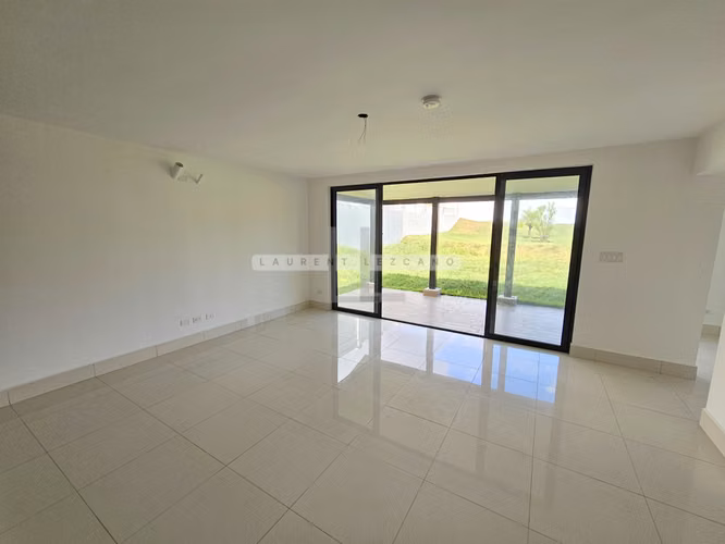 Venta de Casa Unifamiliar en Esquina PH Arcadia Costa Verde. Haga una oferta - Imagen 3