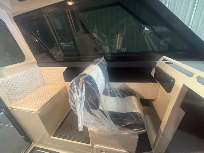 BOTE NUEVO DE ALUMINO – 7.25 M | YAMAHA 300 HP