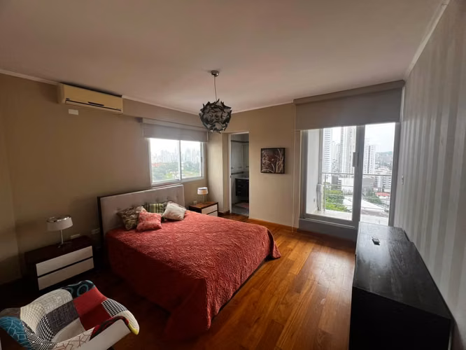 AMPLIO Y HERMOSO APARTAMENTO CON ENTRADA DIRECTA AL PARQUE OMAR - C.J.