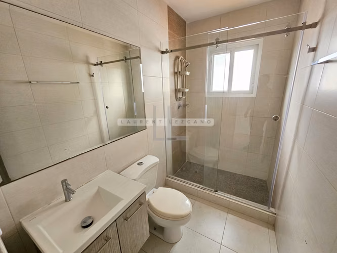Venta de Casa en Esquina P.H. Quintas de Versalles Lyon. Haga una oferta