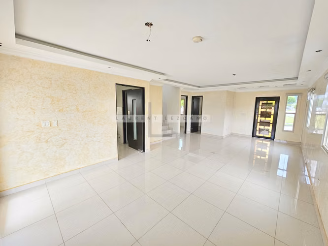 Venta de Casa en Esquina Residencial Spring Hills - Costa Verde. Negociable - Imagen 2