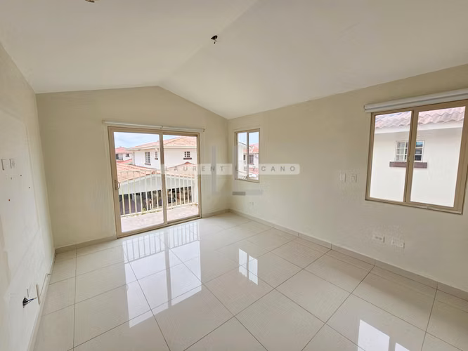 Venta de Casa en Esquina Residencial Spring Hills - Costa Verde. Negociable - Imagen 8