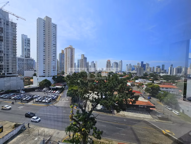 Venta Apartamento Tipo Duplex en PH Bahía Azul - San Francisco. Haga su oferta