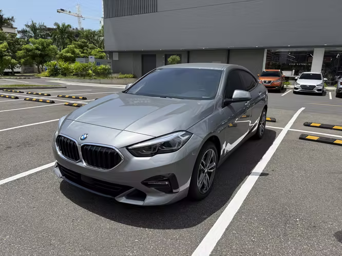 BMW 218i 2024 – IMPECABLE
