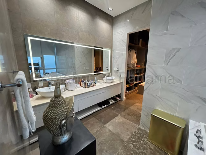 Venta de Apartamento en Punta Pacifica Ph Blue Bahia JV