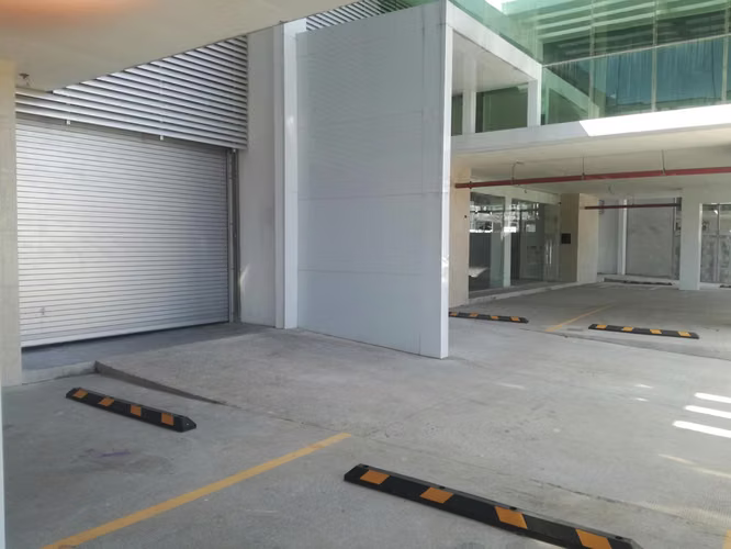 Galera en Venta en Parque Lefevre 27AECC913