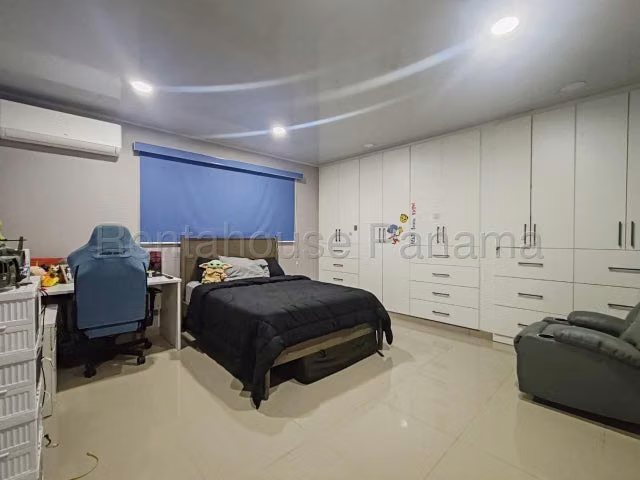 Venta de Casa en Rio Abajo I7327GRR