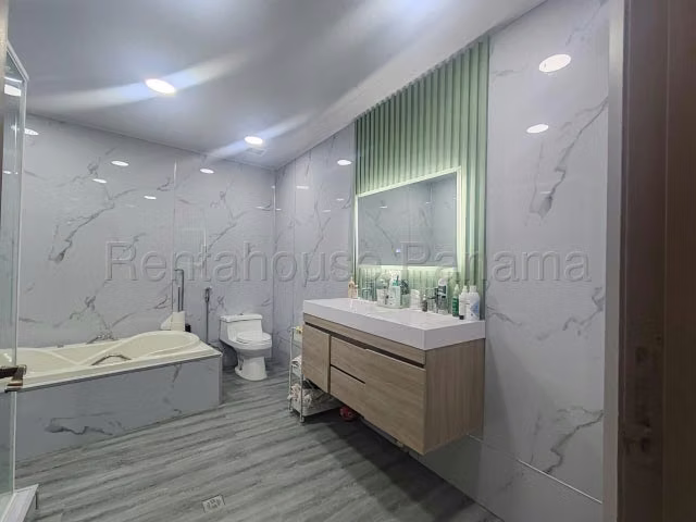 Venta de Casa en Rio Abajo I7327GRR