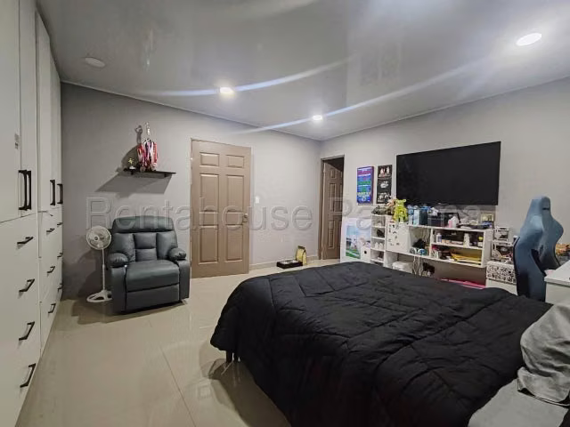 Venta de Casa en Rio Abajo I7327GRR