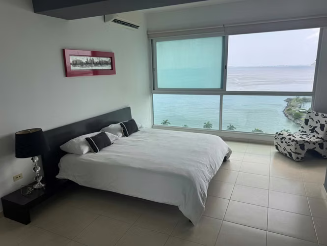 Furnished Apartment for Rent on Balboa Avenue